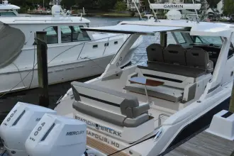 Thumbnail von Tiara Yachts 34 LS Station Break