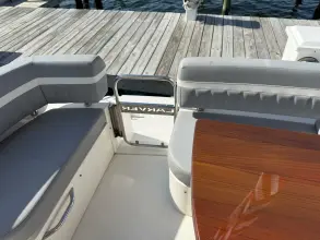 Thumbnail von Carver C36 Command Bridge