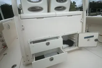 Thumbnail von Cobia 296 Center Console