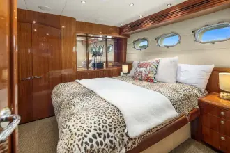 Thumbnail von Hatteras 72 Cockpit Motor Yacht BELLISSIMO