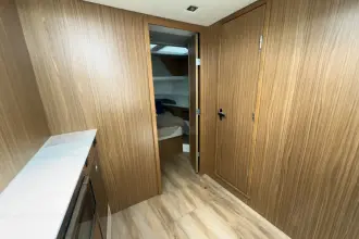Thumbnail von Cruisers Yachts 50 GLS OB