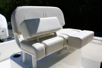 Thumbnail von Boston Whaler 210 Montauk