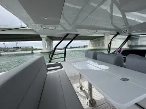 Thumbnail von Cruisers Yachts 38 VTR