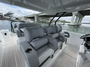 Thumbnail von Cruisers Yachts 38 VTR