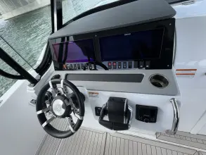 Thumbnail von Cruisers Yachts 38 VTR