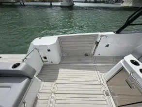 Thumbnail von Cruisers Yachts 38 VTR