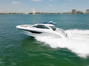 Thumbnail von Cruisers Yachts 42 GLS OB