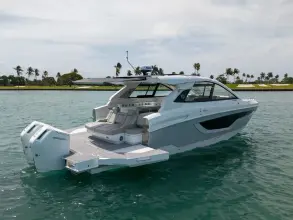 Thumbnail von Cruisers Yachts 42 GLS OB