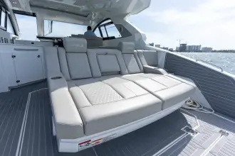 Thumbnail von Cruisers Yachts 42 GLS OB
