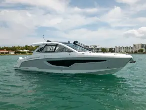Thumbnail von Cruisers Yachts 42 GLS OB