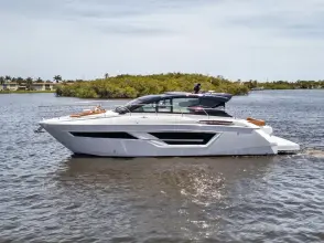 Cruisers Yachts 46 Cantius