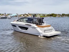 Thumbnail von Cruisers Yachts 46 Cantius