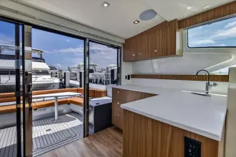 Thumbnail von Cruisers Yachts 46 Cantius
