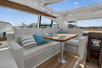 Thumbnail von Cruisers Yachts 46 Cantius