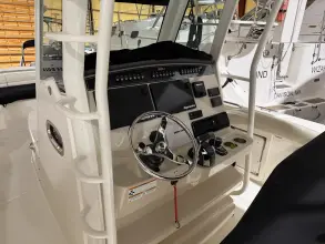 Thumbnail von Boston Whaler Outrage 330