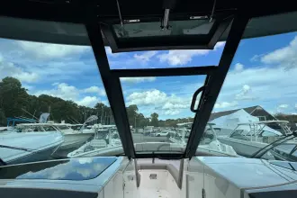 Thumbnail von Boston Whaler 330 Vantage