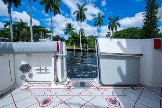 Thumbnail von Boston Whaler Outrage 330