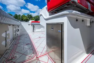 Thumbnail von Boston Whaler Outrage 330