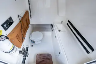 Thumbnail von Boston Whaler Outrage 330