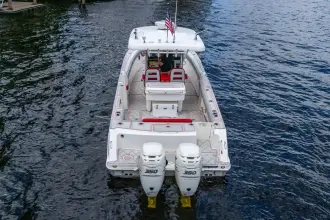 Thumbnail von Boston Whaler Outrage 330