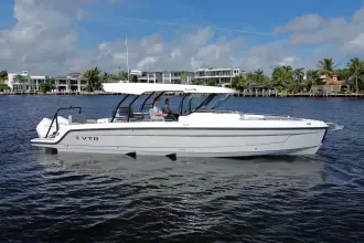Cruisers Yachts 38 VTR