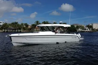 Thumbnail von Cruisers Yachts 38 VTR