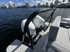 Thumbnail von Cruisers Yachts 38 VTR