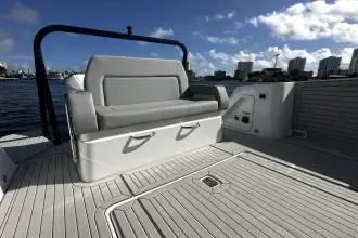 Thumbnail von Cruisers Yachts 38 VTR