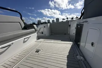Thumbnail von Cruisers Yachts 38 VTR