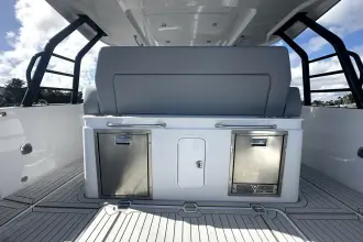 Thumbnail von Cruisers Yachts 38 VTR