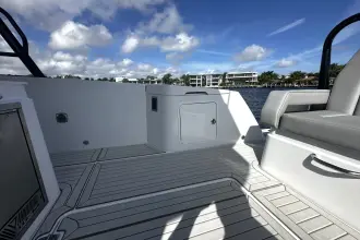 Thumbnail von Cruisers Yachts 38 VTR