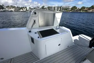 Thumbnail von Cruisers Yachts 38 VTR