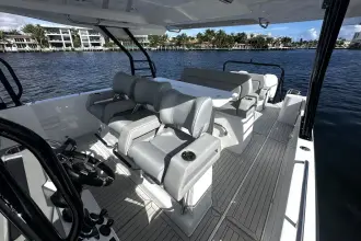 Thumbnail von Cruisers Yachts 38 VTR