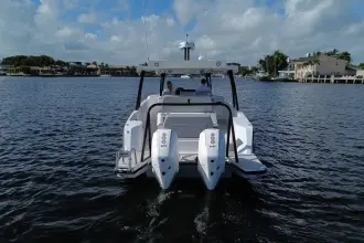 Thumbnail von Cruisers Yachts 38 VTR