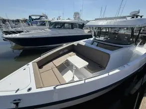 Thumbnail von Cruisers Yachts 38 VTR