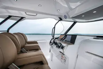 Thumbnail von Cruisers Yachts 38 VTR