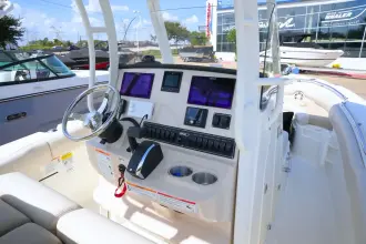 Thumbnail von Boston Whaler 230 Outrage