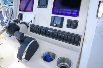Thumbnail von Boston Whaler 230 Outrage