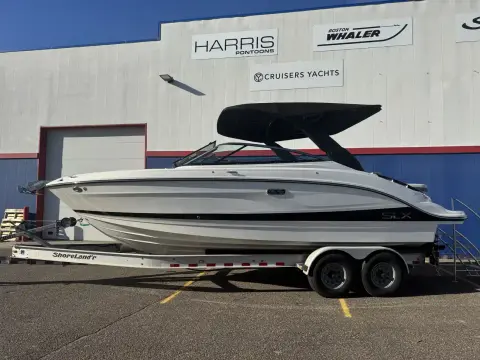 Sea Ray SLX 260 