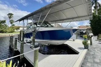Thumbnail von Tiara Yachts 34LX