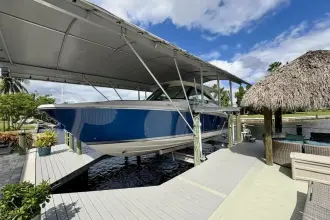 Thumbnail von Tiara Yachts 34LX