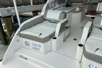 Thumbnail von Tiara Yachts 34LX