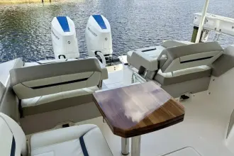 Thumbnail von Tiara Yachts 34LX