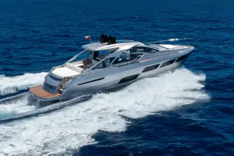 Pershing 5X Polar