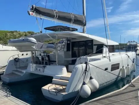 Lagoon 42