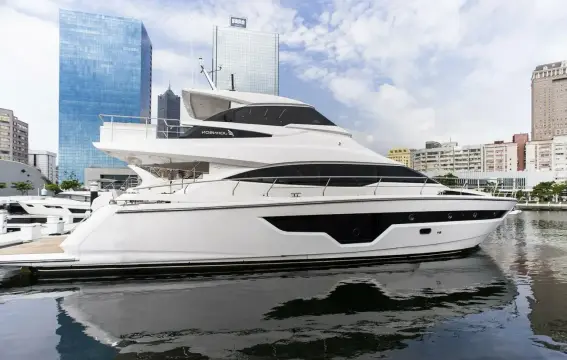Johnson 70 70' Johnson Skylounge 2026