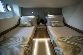 Thumbnail von Johnson 70 70' Johnson Skylounge 2026