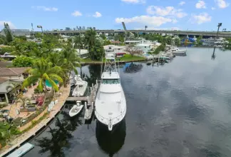 Thumbnail von Hatteras 82 Convertible BELLISSIMA