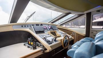 Thumbnail von Azimut 86 S
