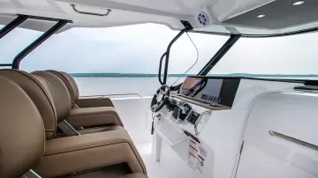 Thumbnail von Cruisers Yachts 38 VTR